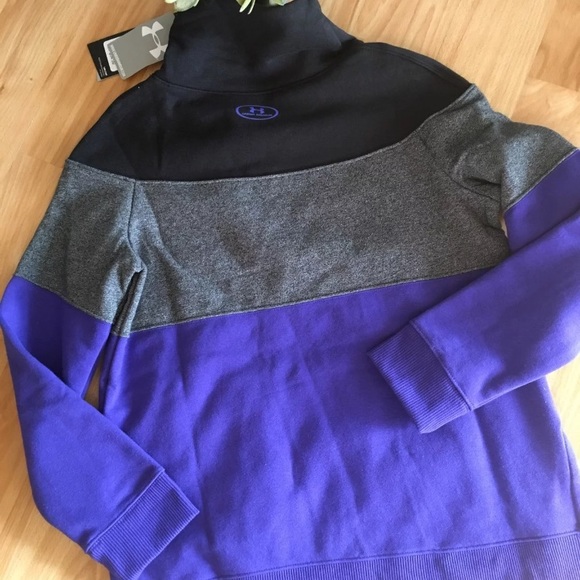 Under Armour Pullover NWT Size YMD - Picture 5 of 6